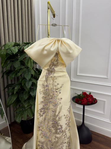 فستان سهره ميكادو وتل المزين بالتطريز اليدوي ورود...