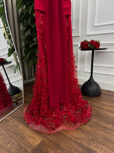 فستان باربي شال شيفون وتل مزين بالورود وخرز