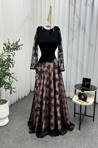 فستان صدر كريب استرتش وادانتيل مشجر قصه انيقه مميز...