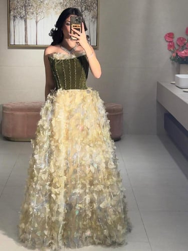 فستان سهره مورد مزين بالتطريز