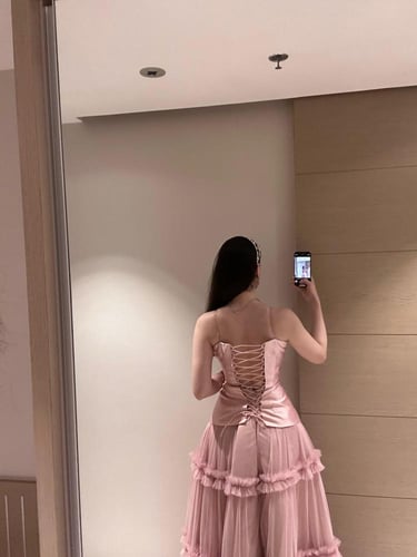 فستان سهره ميكادو المزين بالورود ليزر مزين بالتطري...