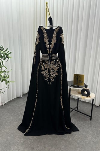 فستان سهره قطعتين المزين بالتطريز اليدوي الفخم