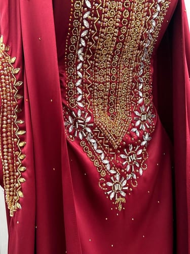 جلابيه تفته المزينه بالتطريز اليدوي الفخم على القم...