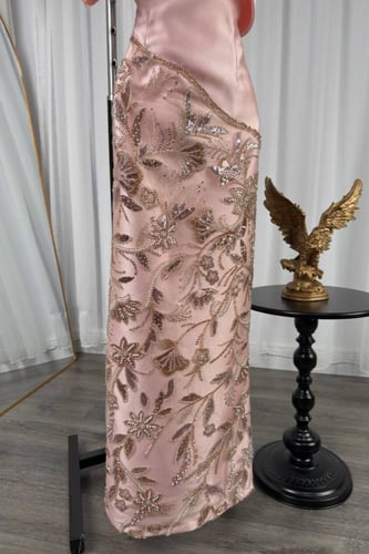 فستان ميكادو وكلفه مزينه بالتطريز