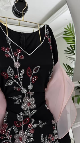 جلابيه كريب اكمام اورجنزا المزينه بتطريز كمبيوتر