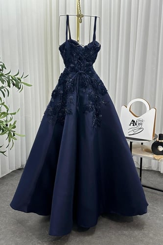 فستان سهره ميكادو المزين بالتطريز