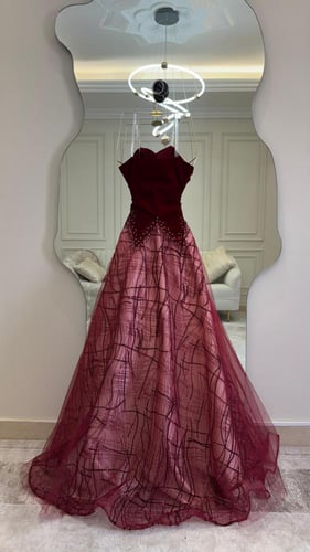 فستان سهره جوخ وتل وشبك المزين بفصوص زاركون