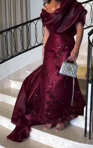 فستان سهره ميكادو وجازار المزين بالورود