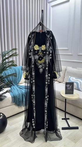 جلابيه سهره الخامه باربي وتل المزينه بالتطريز اليد...