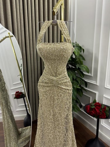 فستان سهره قصه انيقه متميزه مزينه بالكسرات