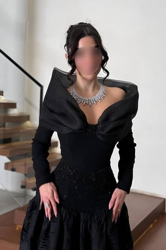 فستان اسود باربي المزين بالتطريز اليدوي وخامه جاكا...