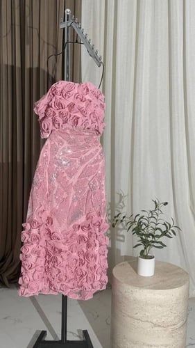 فستان سهره ميد المزين بالورود والتطريز