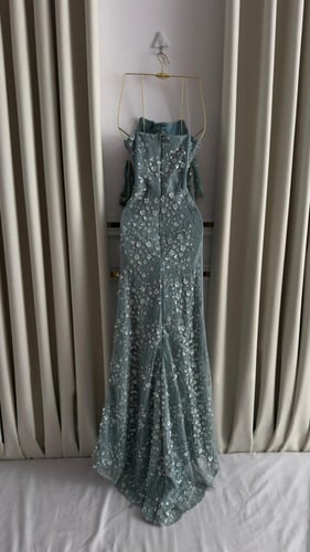 فستان سهره المزين بالتطريز خرز