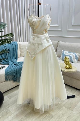 فستان سهره صدر ميكادو مزين بالتطريز وتل دبل كلوش