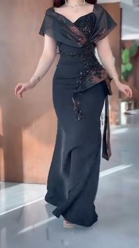 فستان باربي المزين بالتطريز اليدوي