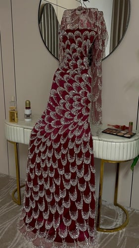 فستان سهره المزين بالكلفه المطرزه خرز ولول