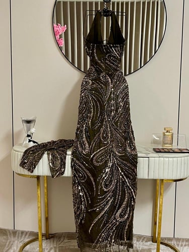 فستان سهره تل المزين بالتطريز تصميم محدده للخصر وت...