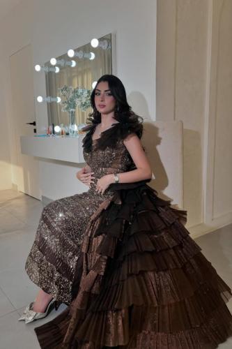 فستان سهر فخم المزين بطبقات الشانتون الا