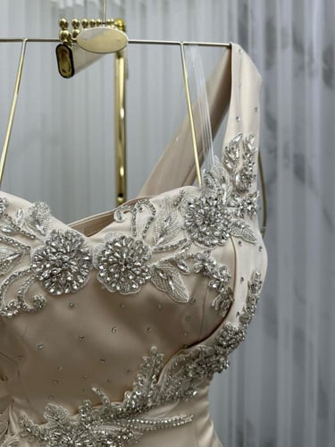 فستان سهره تفته كوري كلفه مطرزه المزين بالكسرات بو...