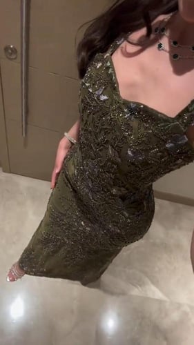 فستان سهره المزين بالتطريز