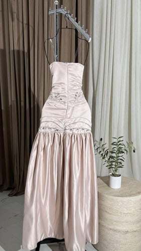 فستان سهره تفته المزين بالتطريز اليدوي كرستال