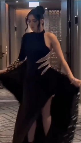 فستان سهره كريب وشيفون المزين بالشك اليدوي