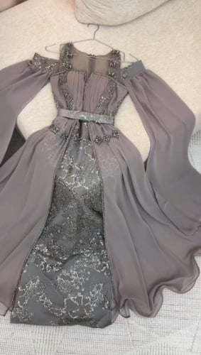 فستان سهره شيفون دبل كلوش المزين بالتطريز اليدوي و...