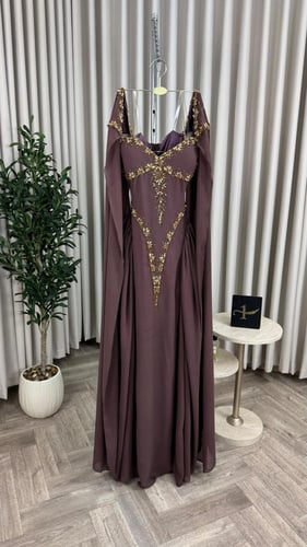 فستان شيفون جورجيت المزين بالتطريز اليدوي