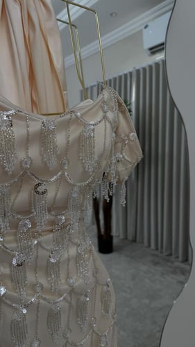 فستان سهره فخم الخامه تل المزين بالتطريز خرز