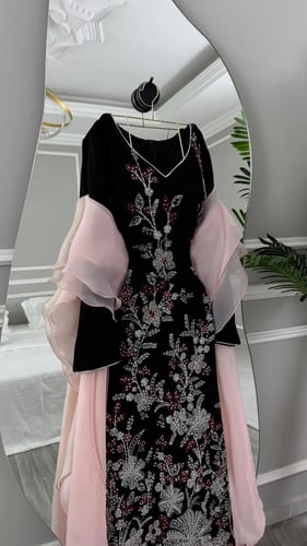 جلابيه كريب اكمام اورجنزا المزينه بتطريز كمبيوتر