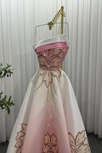 فستان سهره ميكادو مموج المزين بالتطريز خرز