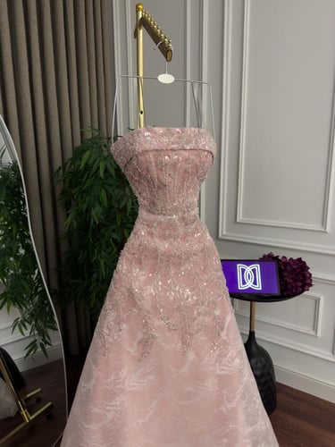 فستان سهره دانتيل المزين بالكلفه المطرزه بطانه وجي...