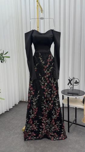 فستان سهره تفته وتل مزين بالتطريز