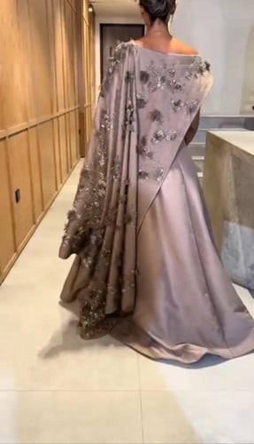 فستان سهره ميكادو المزين بالورود البارزه