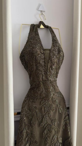 فستان سهره فخم وانيق دانتيل المزين بالتطريز