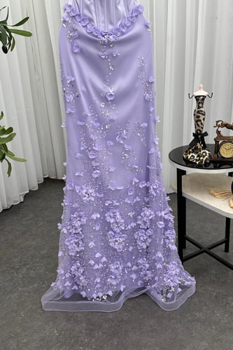 فستان سهره تل المزين بالورود البارزه المطرزه بطانه...