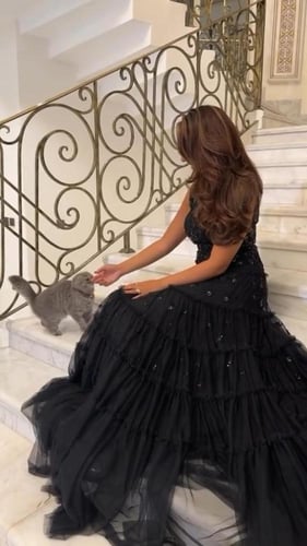 فستان تل طبقات المزين بالكلفه خرز شغل يدوي