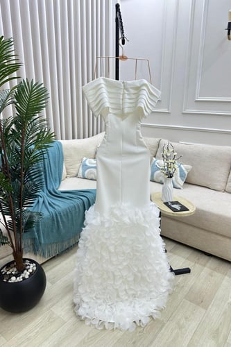 فستان سهره باربي المزين بالورود اورجنزاء