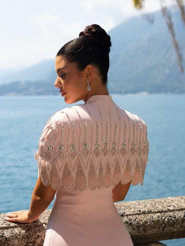 فستان سهره باربي بجاكيت المزين بالتطريز اليدوي