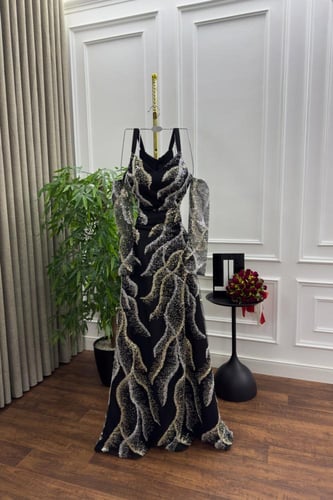 طقم سهره قطعتين بدي وتنوره واكمام منفصله