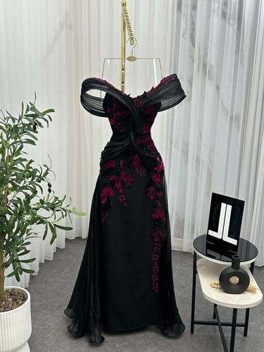 فستان باربي المزين بالكلفه المطرزه واورجنزا كسرات...