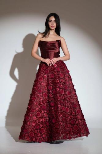 فستان سهره صدر تفته وخامه تل مزين بالورود