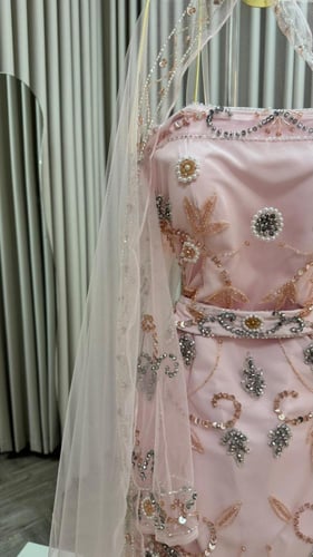 فستان سهره باربي المزين بالتطريز اليدوي الفخم بشت...