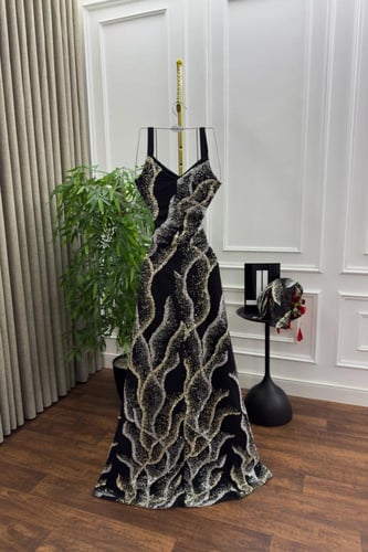 طقم سهره قطعتين بدي وتنوره واكمام منفصله