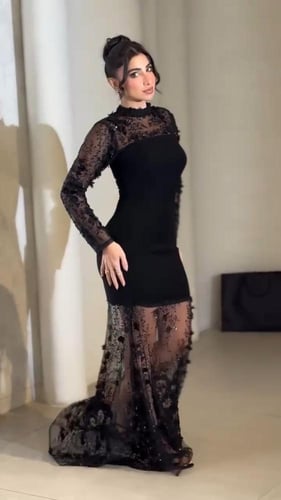 فستان سهره باربي وتل مزين بالورود والتطريز