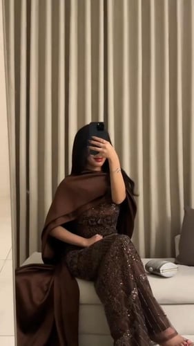 فستان سهره تل المزين بالخرز ذيل تفته