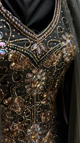 جلابيه باربي وشيفون جورجيت وتل المزينه بالتطريز ال...