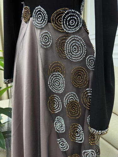 فستان باربي المزين بالتطريز اليدوي