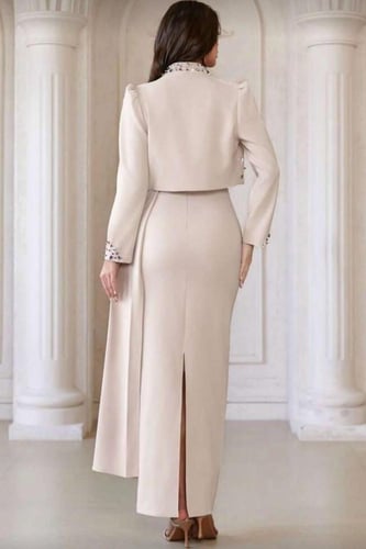 فستان باربي بجاكيت المزين بالتطريز اليدوي