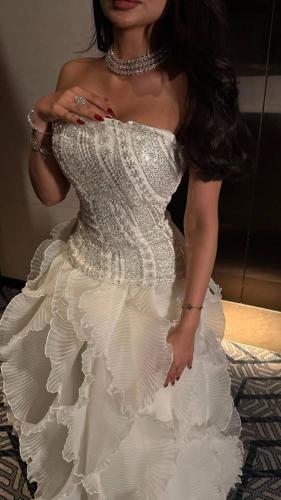 فستان سهره صدر باربي المزين بالتطريز اليدوي الانيق...